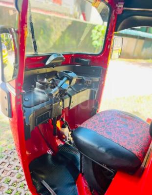 Bajaj 4 stroke 2015 -  Three wheeler sale in Sri Lanka - patpat.lk