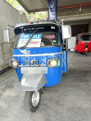 Piaggio Three Wheel 2012