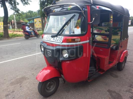 Bajaj Three Wheel 2015 - භාවිතා කරන ලද ත්‍රිරෝද රථය sale in Sri Lanka - patpat.lk