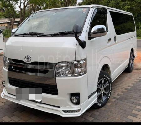 Toyota Hiace 2017 - பயன்படுத்தப்பட்டது வேன் sale in Sri Lanka - patpat.lk