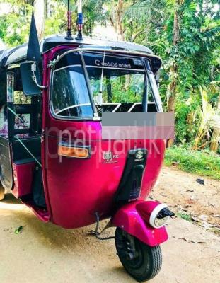 Bajaj Three Wheel 2014