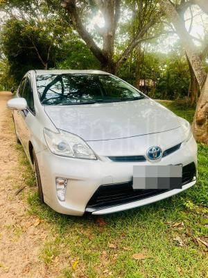 Toyota Prius 2013 - භාවිතා කරන ලද කාර් sale in Sri Lanka - patpat.lk