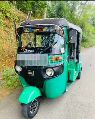 Bajaj Three Wheel 2016