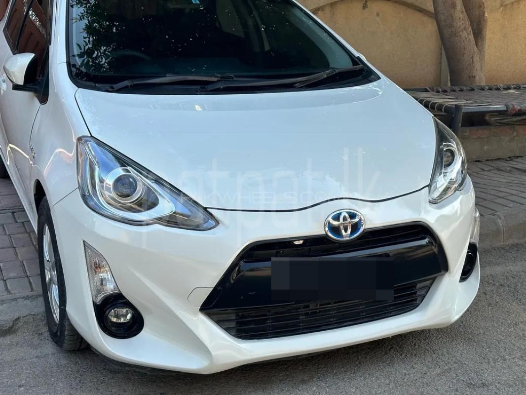 Toyota Aqua 2013 -  Car sale in Sri Lanka - patpat.lk