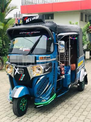 Bajaj Three Wheel 2016