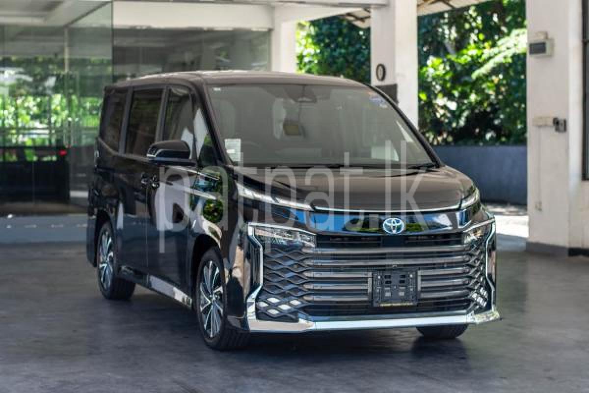 Toyota Voxy 2025 - අලුත් වෑන් රථය sale in Sri Lanka - patpat.lk
