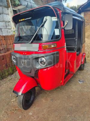Bajaj Three Wheel 2014