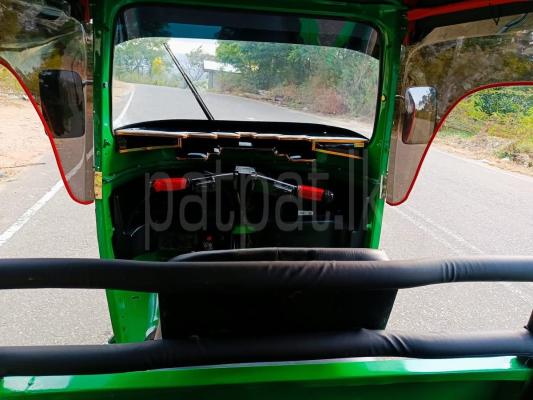 Bajaj 4 stroke 2010 - භාවිතා කරන ලද ත්‍රිරෝද රථය sale in Sri Lanka - patpat.lk