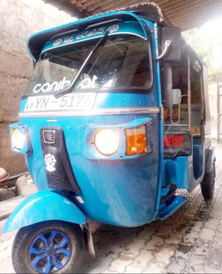 Bajaj Three Wheel 2011