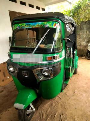 Bajaj Three Wheel 2015