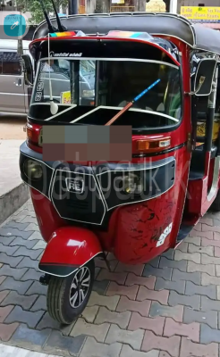 Bajaj Three Wheel 2014