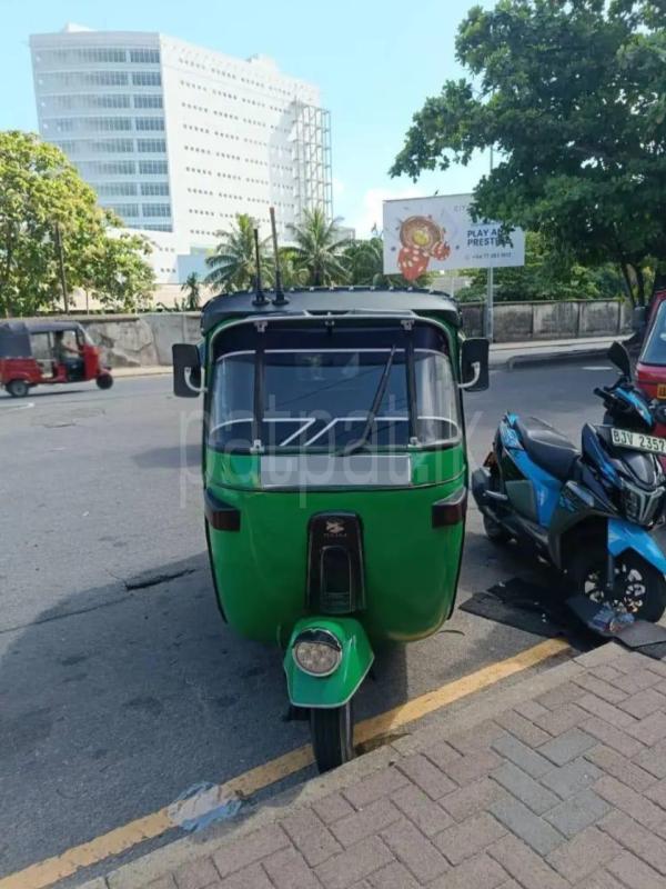 Bajaj 2 stroke 2004 -  Three wheeler sale in Sri Lanka - patpat.lk