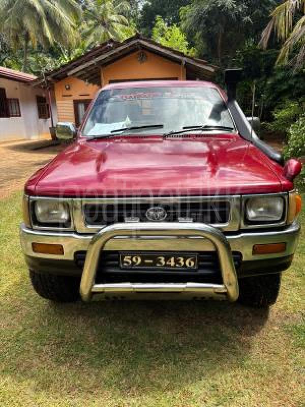 Toyota Hilux 1992 - பயன்படுத்தப்பட்டது சரக்கு போக்குவரத்து sale in Sri Lanka - patpat.lk
