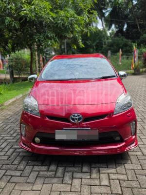 Toyota PRIUS S TOURUING 2011 - භාවිතා කරන ලද කාර් sale in Sri Lanka - patpat.lk