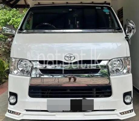 Toyota Hiace 2015