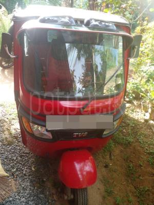 Bajaj Three Wheel 2015