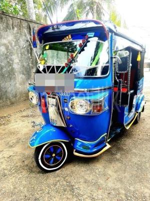 Bajaj Three Wheel 2011