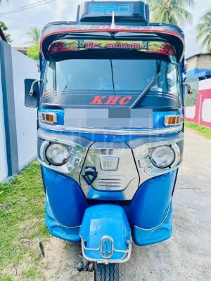 Bajaj Three Wheel 2018