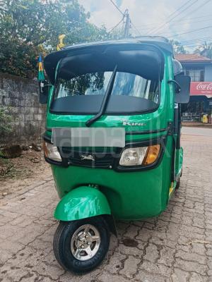 Bajaj Three Wheel 2013
