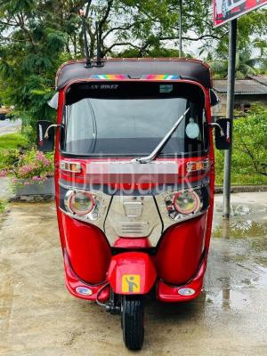 Bajaj Three Wheel 2014