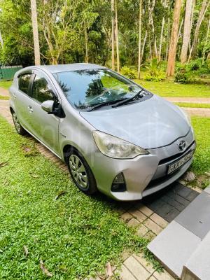 Toyota Aqua 2013 - பயன்படுத்தப்பட்டது கார் sale in Sri Lanka - patpat.lk