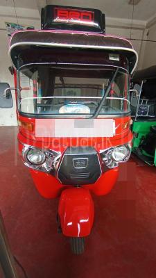 Bajaj Three Wheel 2015