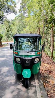 Bajaj Three Wheel 2018