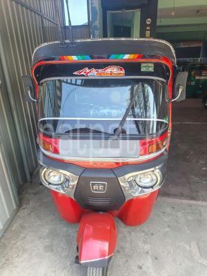 Bajaj Three Wheel 2017