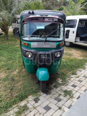 Bajaj Three Wheel 2016