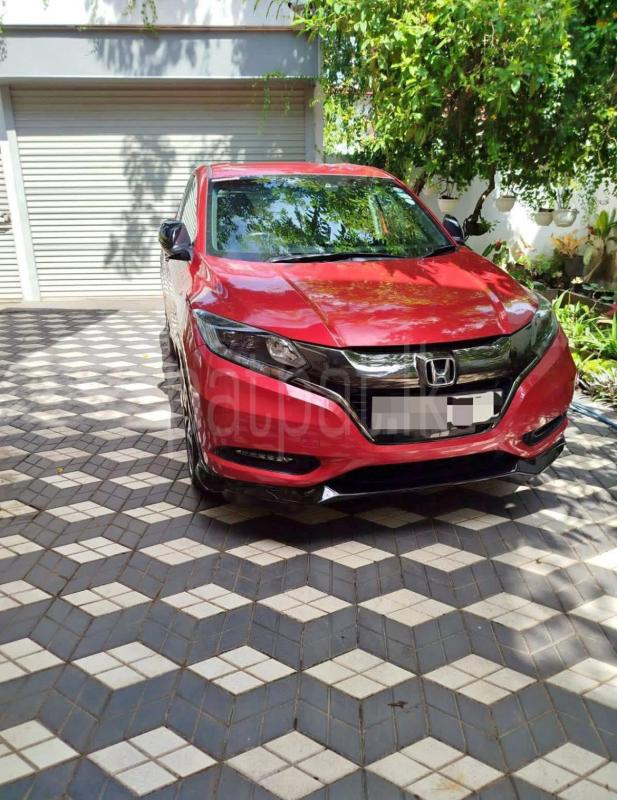 Honda Vezel 2017 - பயன்படுத்தப்பட்டது SUV sale in Sri Lanka - patpat.lk