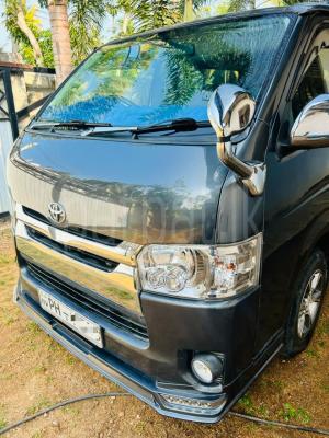 Toyota Hiace 2015