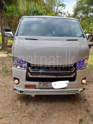 Toyota Hiace 2007 - භාවිතා කරන ලද වෑන් රථය sale in Sri Lanka - patpat.lk
