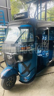Bajaj Three Wheel 2015