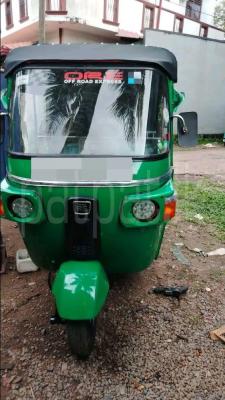 Bajaj Three Wheel 2011