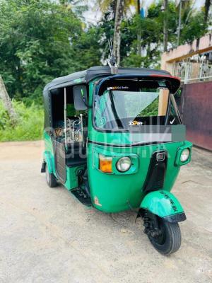 Bajaj Three Wheel 2011