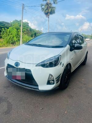 Toyota Aqua 2013 - பயன்படுத்தப்பட்டது கார் sale in Sri Lanka - patpat.lk