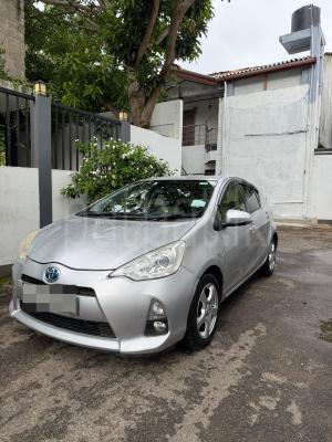 Toyota Aqua 2012 - பயன்படுத்தப்பட்டது கார் sale in Sri Lanka - patpat.lk