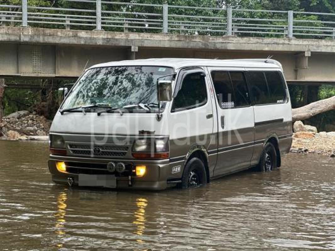 Toyota Hiace 1999 -  வேன் sale in Sri Lanka - patpat.lk