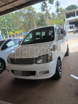 Toyota Noah 2001