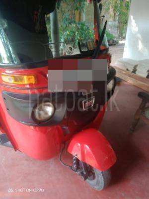 Bajaj Three Wheel 2015