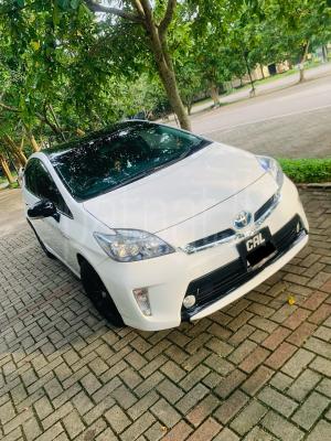 Toyota PRIUS S GRADE 2013 - භාවිතා කරන ලද කාර් sale in Sri Lanka - patpat.lk