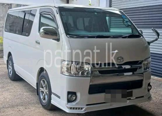 Toyota Hiace 2011