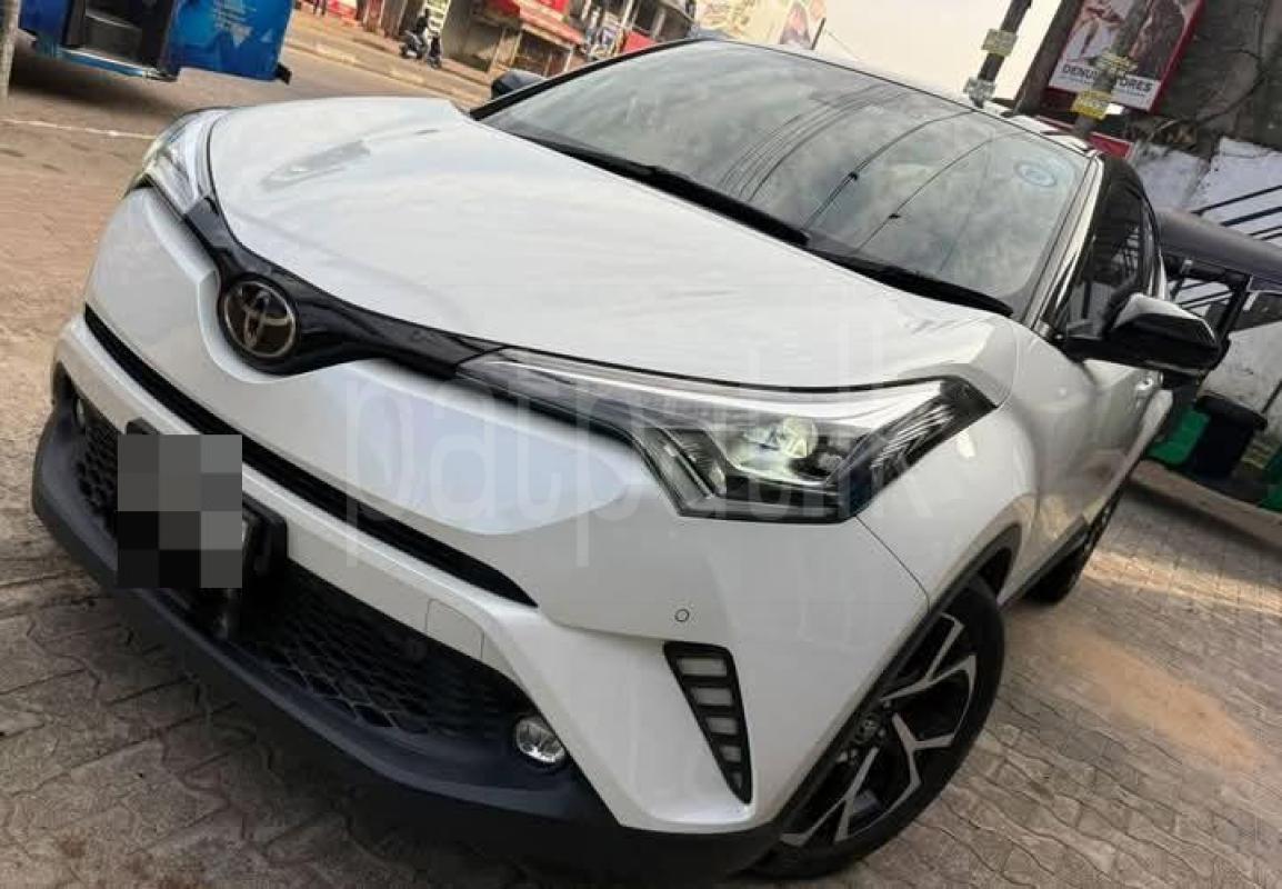 Toyota CHR 2018 -  SUV රථය sale in Sri Lanka - patpat.lk