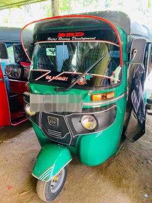 Bajaj Three Wheel 2016