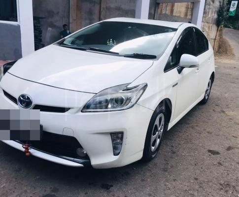 Toyota Prius 2014 - භාවිතා කරන ලද කාර් sale in Sri Lanka - patpat.lk