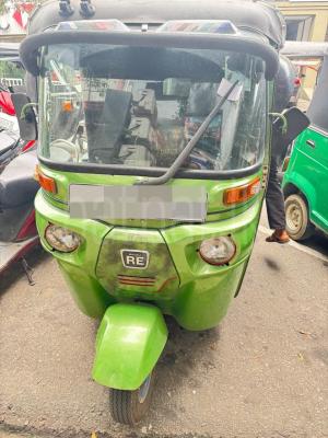 Bajaj Three Wheel 2015
