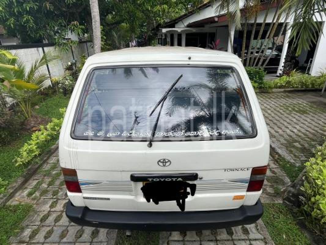 Toyota TownAce 1990 - භාවිතා කරන ලද වෑන් රථය sale in Sri Lanka - patpat.lk