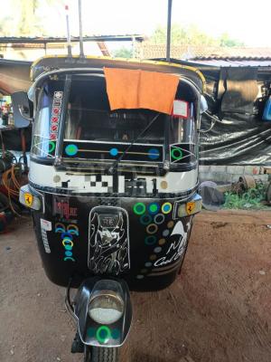 Bajaj Three Wheel 2004