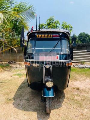 Bajaj Three Wheel 2000