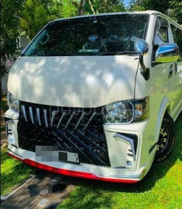 Toyota Hiace 2015 - பயன்படுத்தப்பட்டது வேன் sale in Sri Lanka - patpat.lk